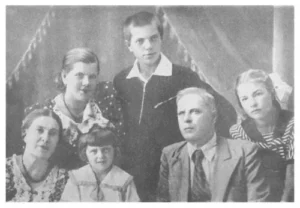 1953. Уладзімір з сям’ёй